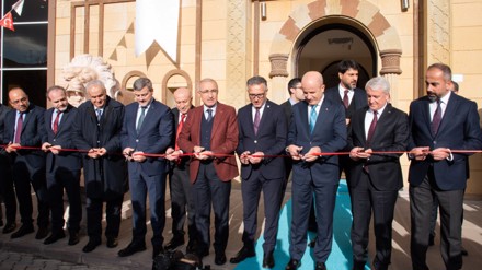 Yaklaşık 2 bin 500 eserin sergilendiği Selçuk Üniversitesi Müzesi açıldı